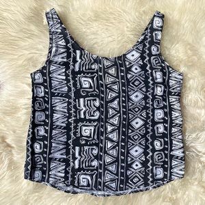 •true vintage• black & white {TRIBAL} printed {rayon} Tank